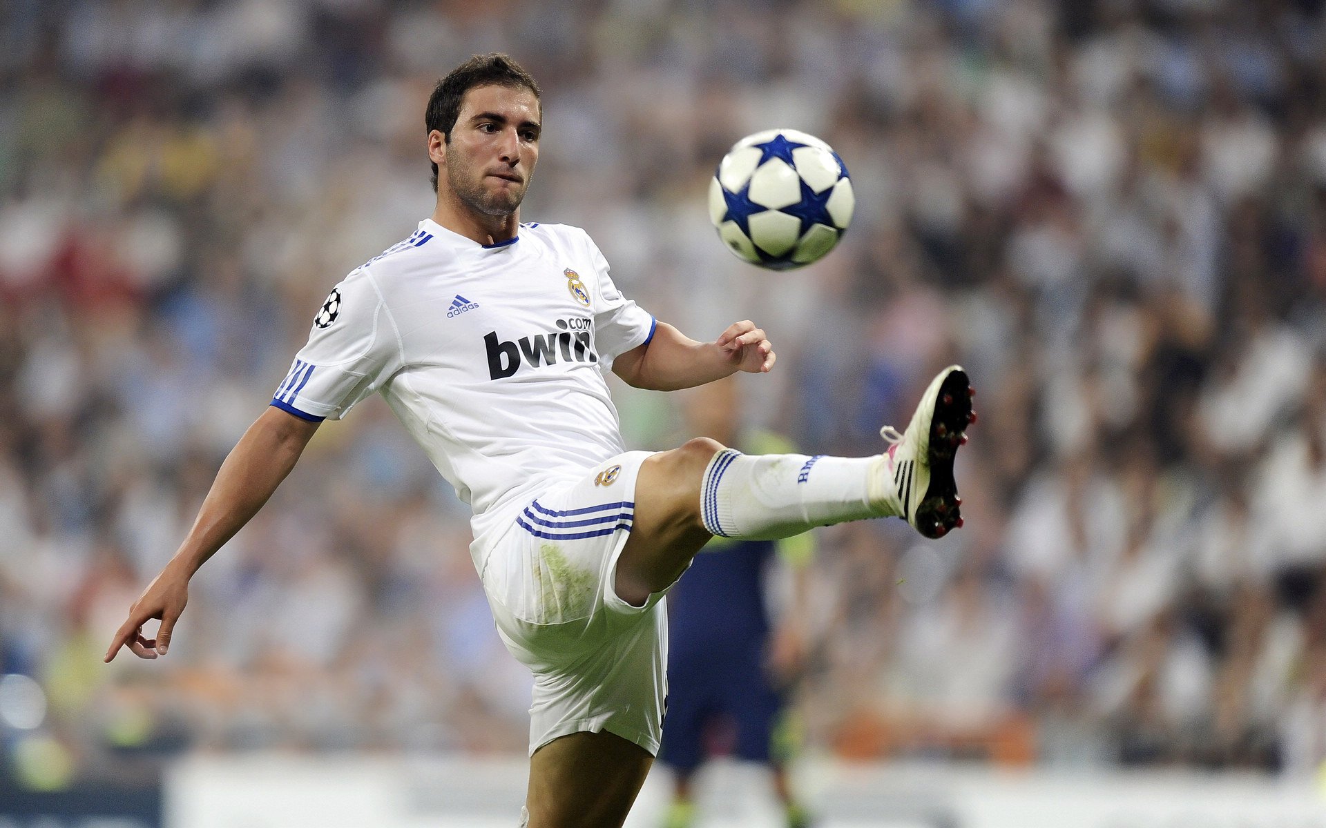 开云体育APP下载-LOL精彩瞬间让玩家肾上腺素飙升